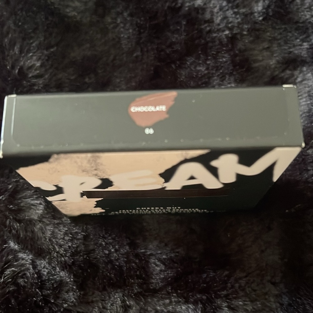 Fenty Chocolate 06 Cheeks Out Freestyle Cream Bronzer - Picture 3 of 5